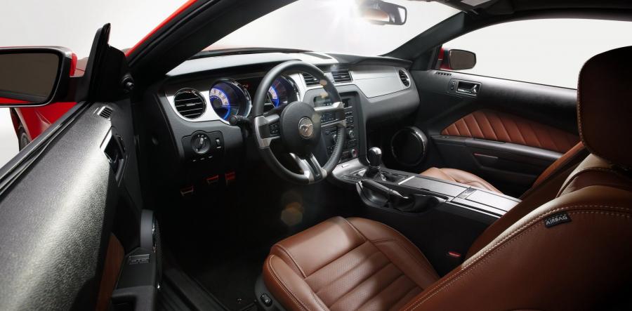  Ford Mustang GT 2010 года  (фото 159 из 213)